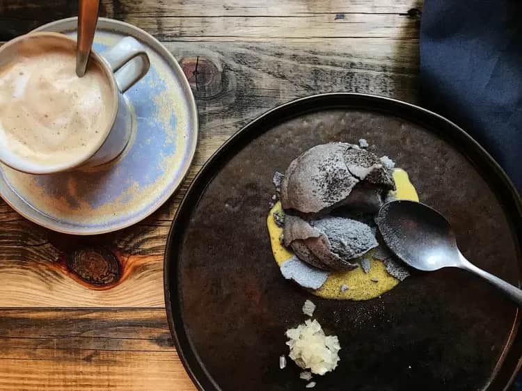 Co zjeść w Gdańsku? Odkryj najlepsze lokalne specjały i restauracje