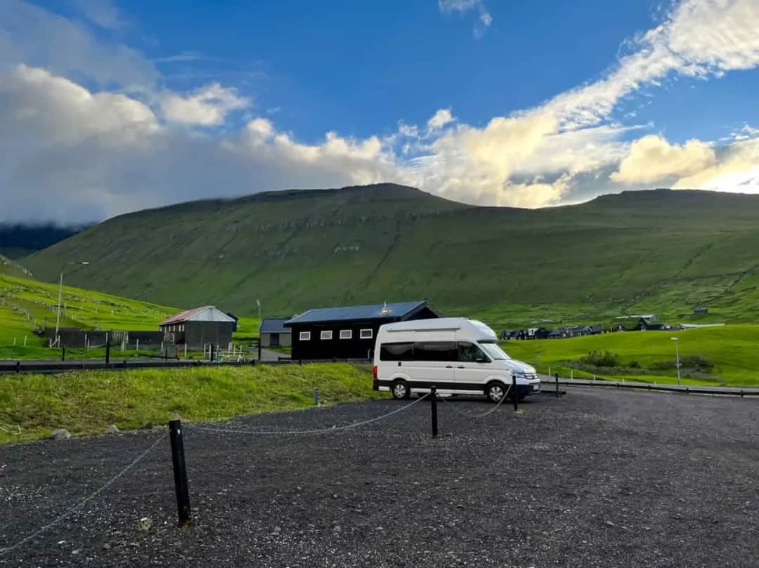 Jak dostać się na Wyspy Owcze – najwygodniejsze opcje transportu