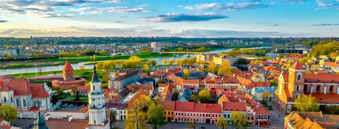 Wycieczki objazdowe z Wrocławia: najlepsze oferty i kierunki 2025