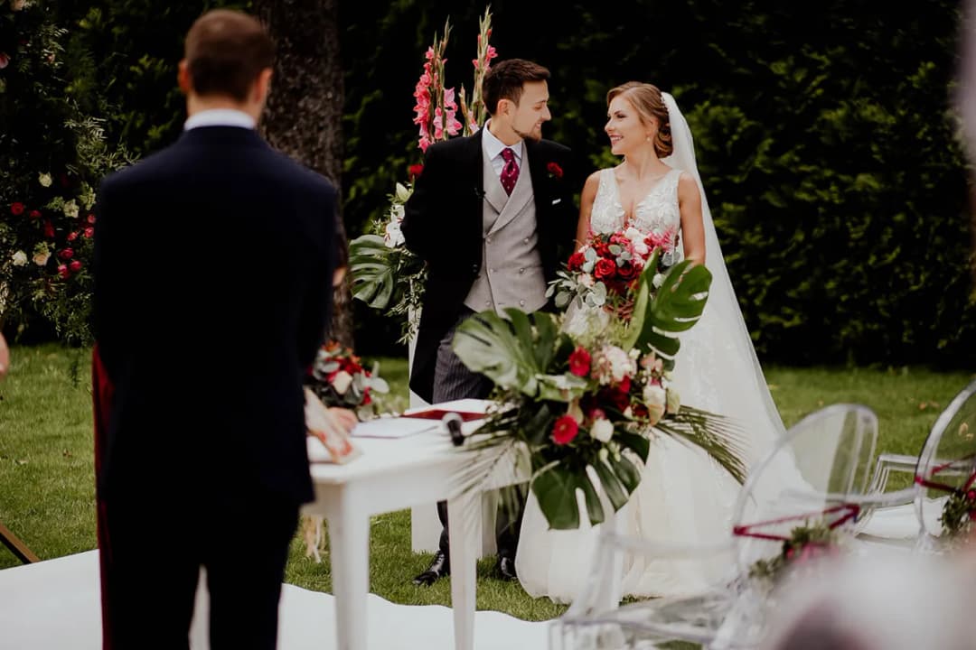 Organizacja ślubu krok po kroku: szczegółowy plan na piękną uroczystość