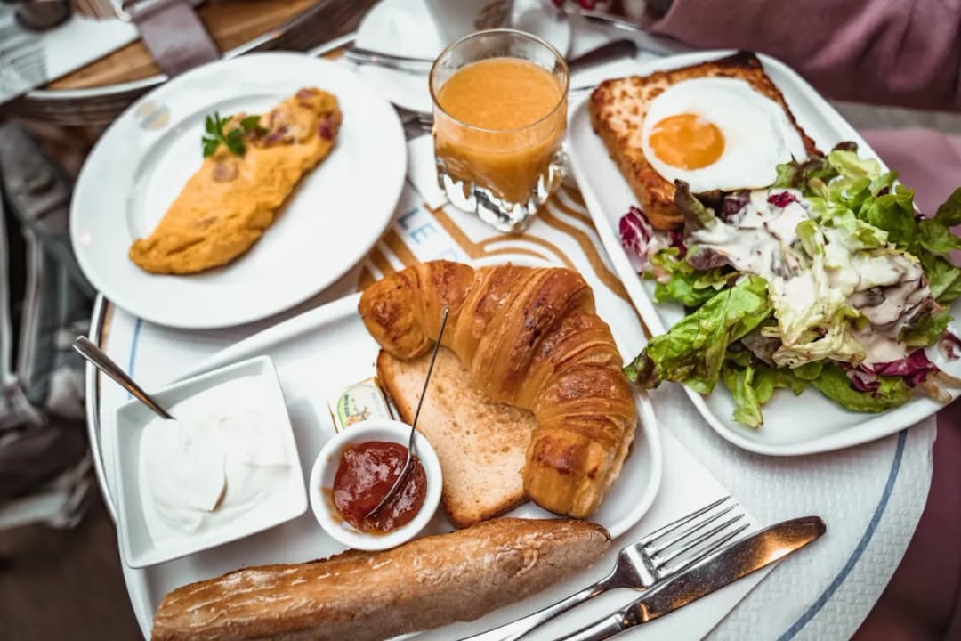 Co zjeść w Paryżu: najlepsze dania i miejsca, których nie możesz przegapić