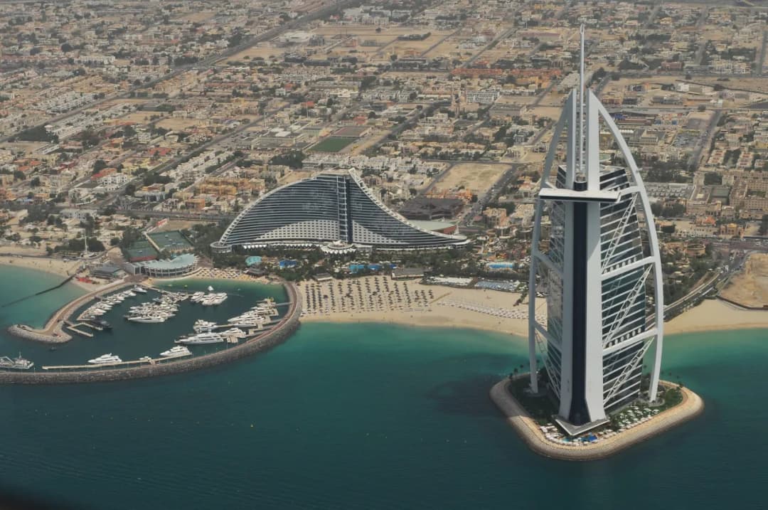 Zaskakujące ciekawostki o Dubaju, które zmienią Twoje spojrzenie na miasto