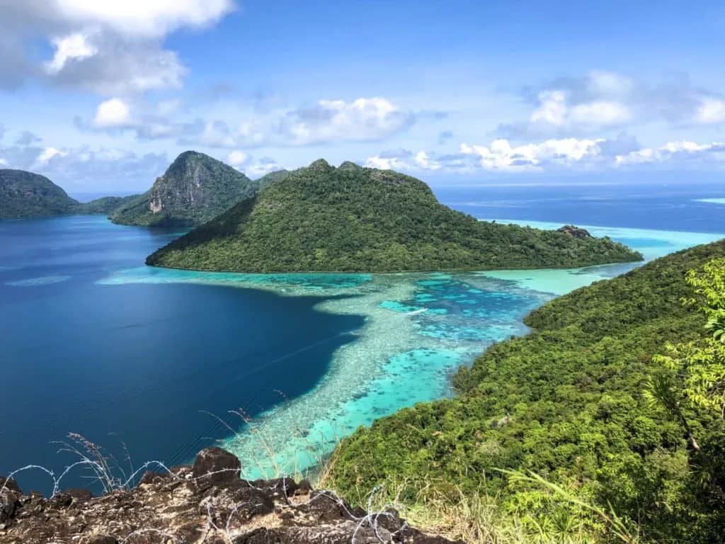 Malezja Borneo: fascynujące atrakcje i cuda natury na wakacje 2025