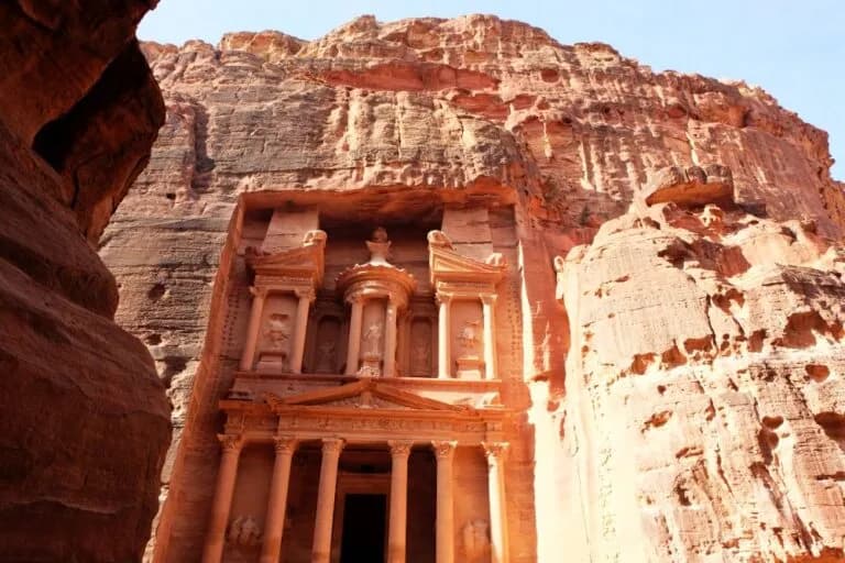 Jordania kiedy jechać: najlepszy okres na niezapomnianą podróż