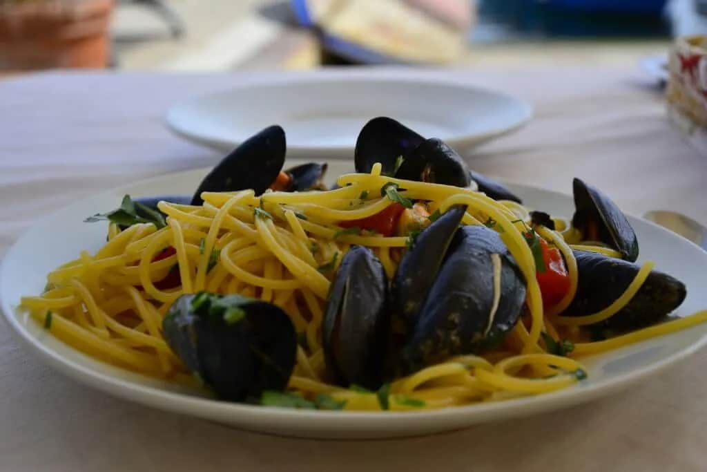 Co zjeść w Neapolu? Najlepsze lokalne dania i sprawdzone restauracje