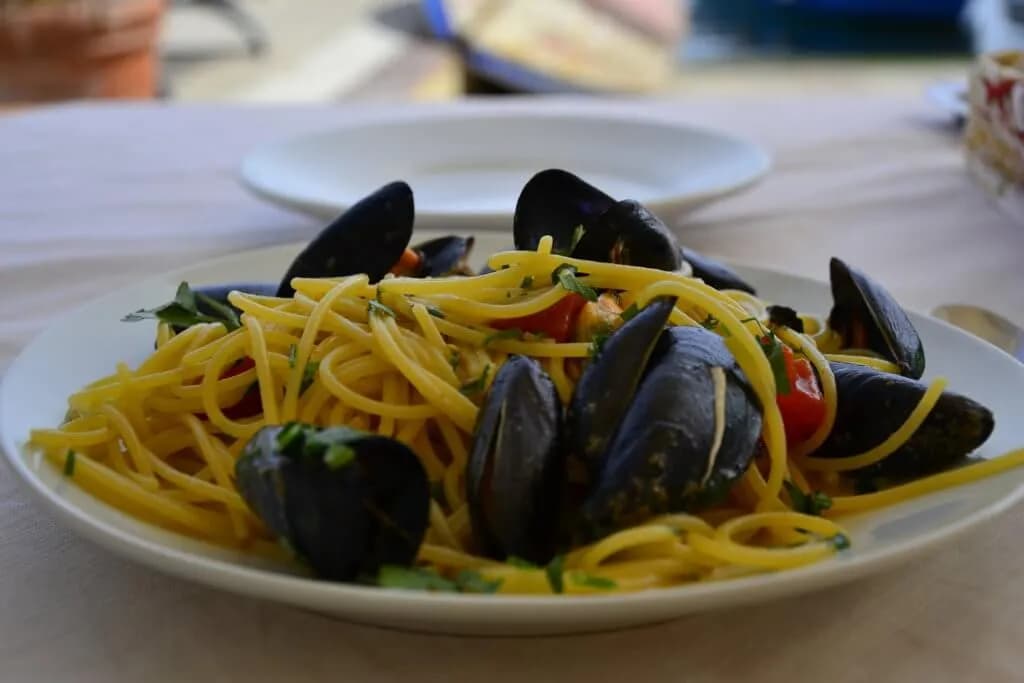 Co zjeść w Neapolu? Najlepsze lokalne dania i sprawdzone restauracje