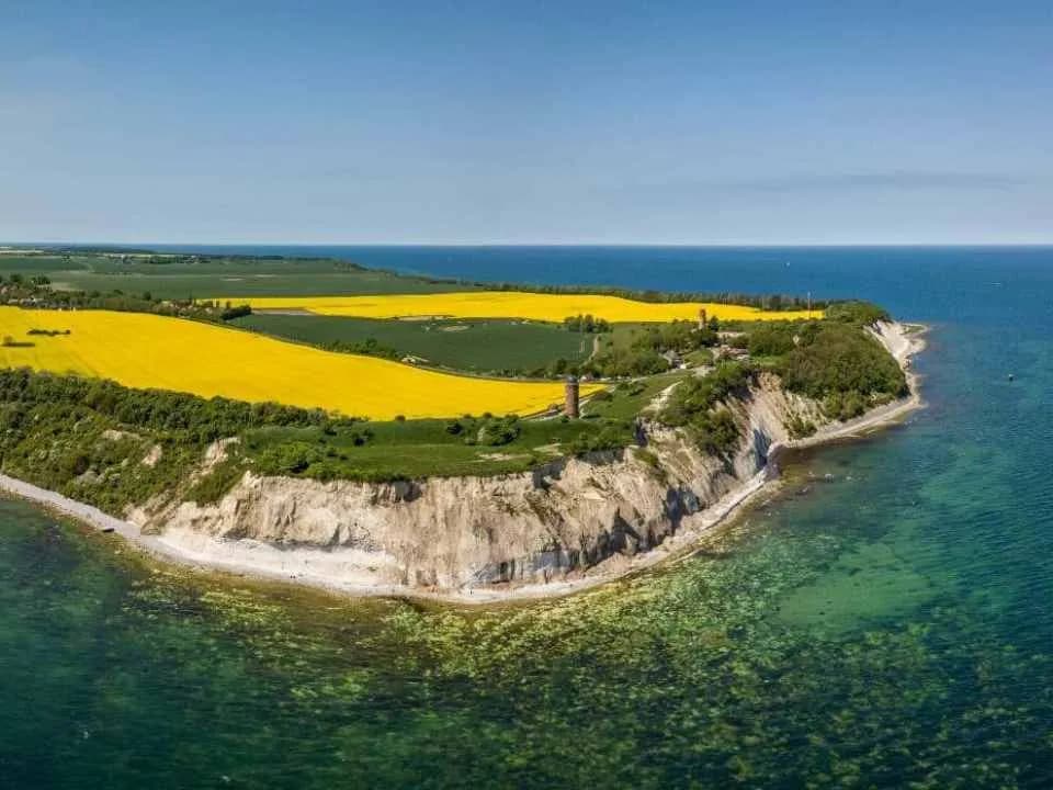 Rugia atrakcje - odkryj najpiękniejsze miejsca i tajemnice wyspy