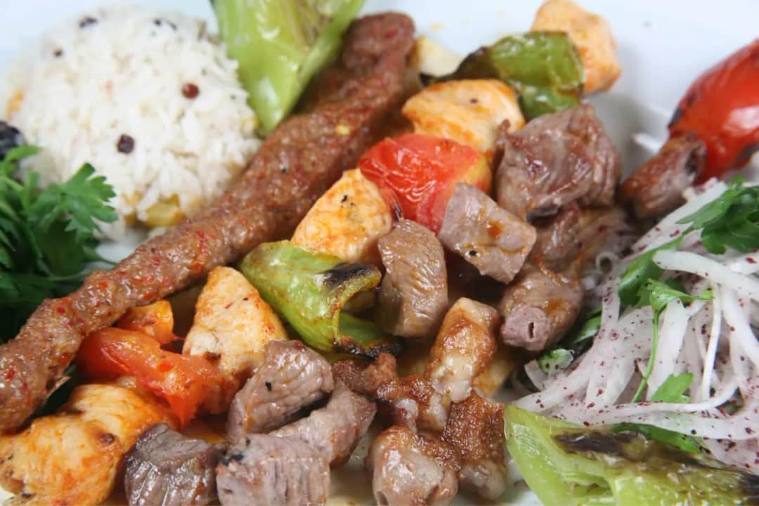 Co warto zjeść w Turcji: najlepsze dania i lokalne smaki, których nie możesz przegapić