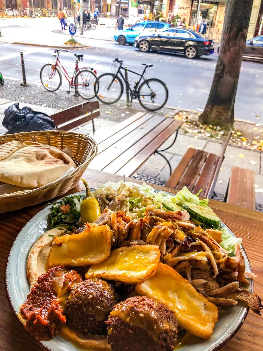 Co zjeść w Berlinie? Odkryj najlepsze potrawy, które musisz spróbować